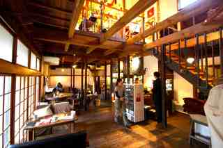 九州 下関市おすすめカフェ 地下でくつろげるおしゃれなバグダッドカフェ 九州観光スポット案内人